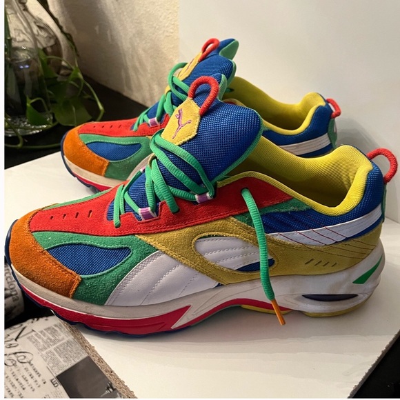 EUC Puma Cell sneakers! Used maybe 3 times.  Almost new - Picture 3 of 5